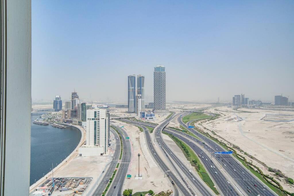 Apartment Lovely In Business Bay Dubai