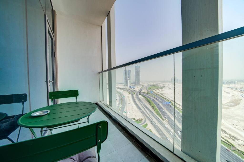 Apartment Lovely In Business Bay Dubai